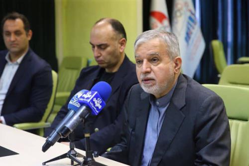 صالحی امیری: ذهن تان درگیر حاشیه نشود