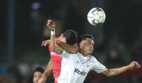 پرسپولیس همچنان در خانه نمی برد