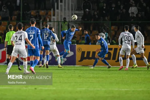 دو بازیکن استقلال باید در فهرست مازاد باشند